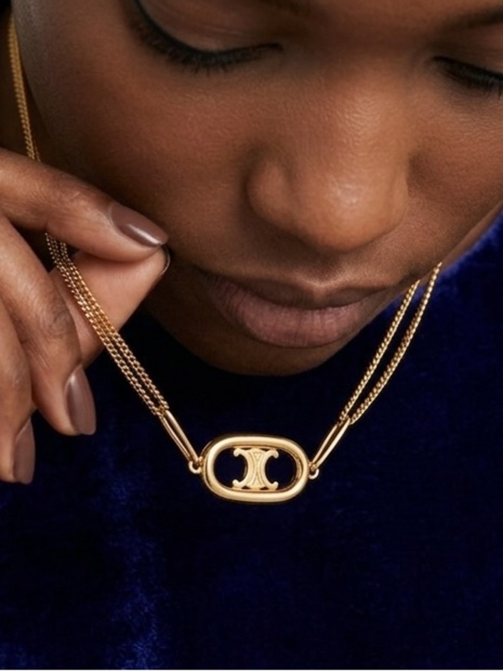 🆕 CELINE Gold Pendant Necklace - Picture 5 of 8